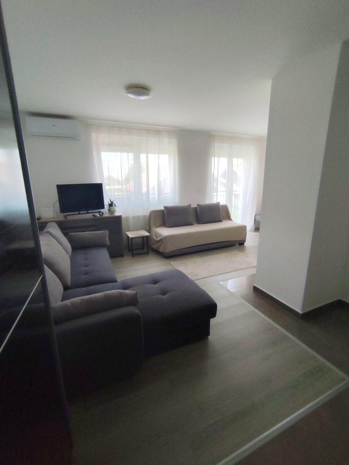 Lane Apartment Veternik